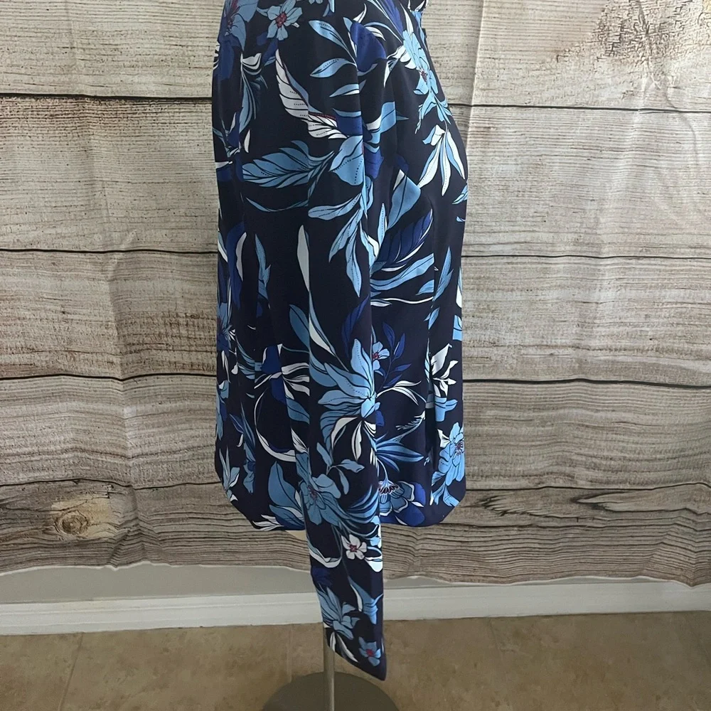 Tommy Bahama Navy Floral Women's Blouse - Picture 2 of 8